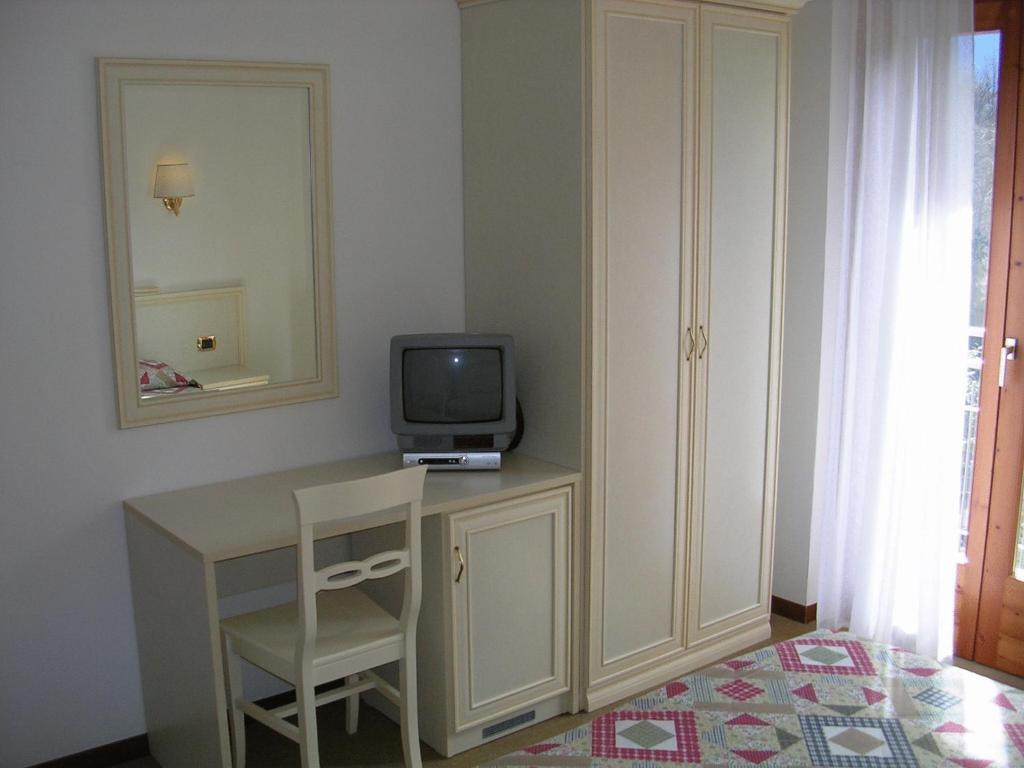 Hotel Rosalpina ริวาเดลการ์ดา ห้อง รูปภาพ